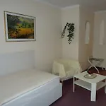 Hotel Hotel Kubrat Am Checkpoint Charlie 3*