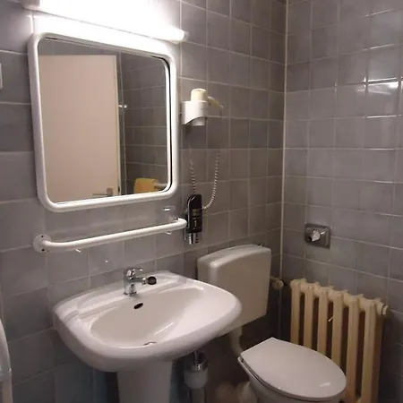 Hotel Kubrat Am Checkpoint Charlie Berlin