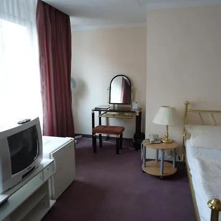 Hotel Kubrat Am Checkpoint Charlie 3* Berlin