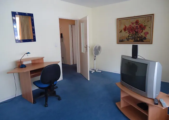 Hotel Kubrat Am Checkpoint Charlie Berlín