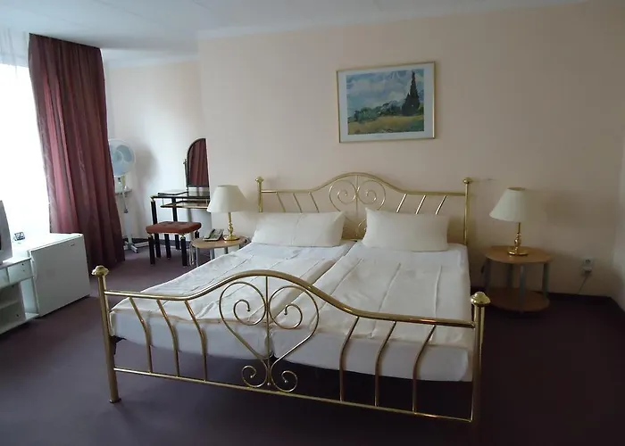 Hotel Kubrat Am Checkpoint Charlie