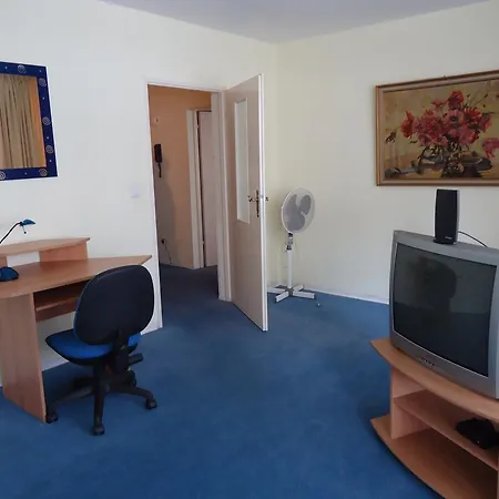 Hotel Kubrat Am Checkpoint Charlie Berlin