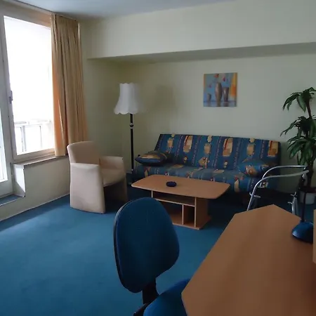 Hotel Kubrat Am Checkpoint Charlie Berlin