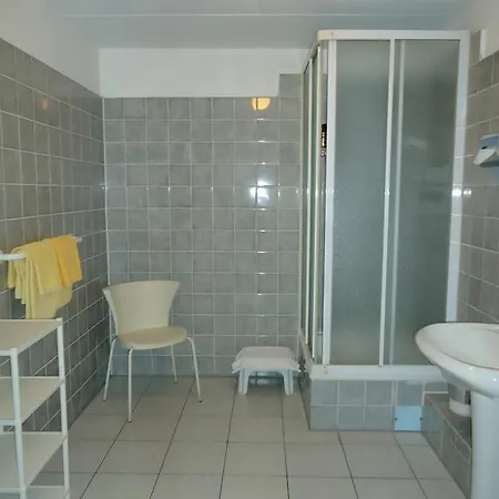 호텔 Hotel Kubrat Am Checkpoint Charlie 3*